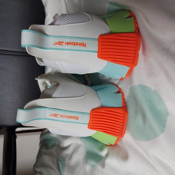 Reebok Zig Dynamica White and Mint Sneakers - Picture 4 of 5